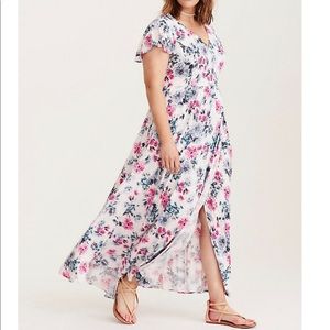 🌸🌺Torrid Size 3 Long Floral Dress🌺🌸